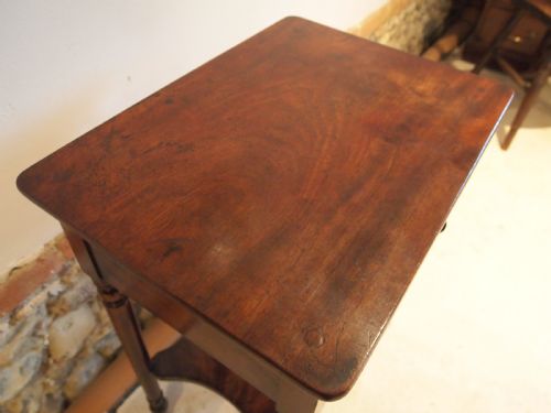 fig 2. Table George III superb provincial Mahogany side lamp hall c1790