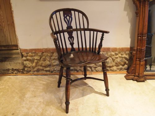 fig 2. Chair Windsor Yew and Elm George IV c1820