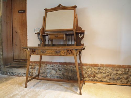 fig 3. Outstanding Arts and Crafts Ash dressing table Shapland and Petter c1900