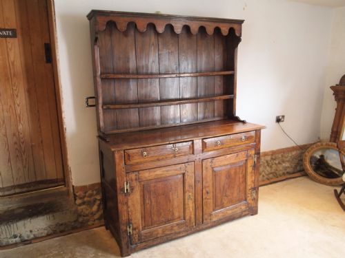 Dresser Welsh Elm George I C1720