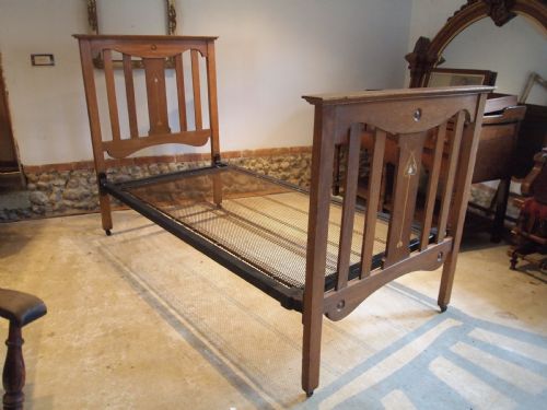 Bed Single Stunning Arts and Crafts Oak C1900