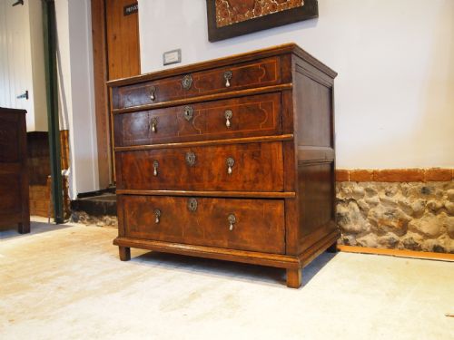 Chest of Drawers V Rare Small William & Mary Oak and Walnut C1690