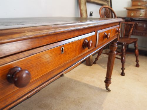 fig 3. Desk writing table Gillows Oak c1880