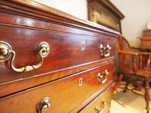 fig 3. Chest of drawers small George III Bachelors Mahogany c1790