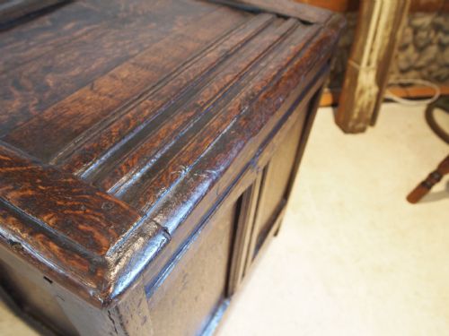 COFFER CHEST TRUNK SMALL OAK WILLIAM AND MARY C1690 - ADDITIONAL PHOTO 1