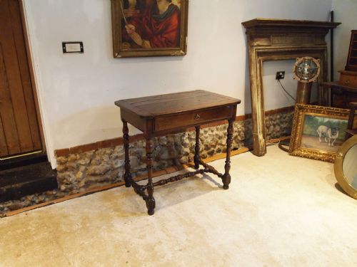 table rare stunning 17th century walnut exceptional c1680 - CATEGORY: ANTIQUE TABLES - DATED 17TH CENTURY