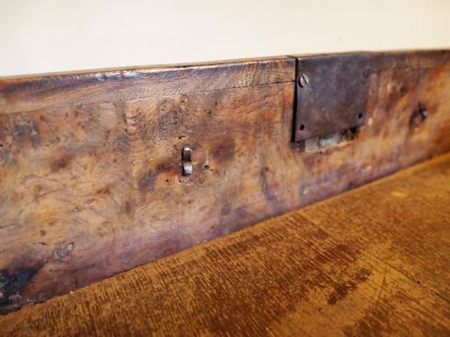 TABLE VERY RARE STUNNING BURR ELM QUEEN ANNE LOWBOY C1700 - ADDITIONAL PHOTO 12