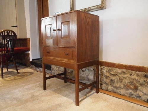 CUPBOARD CHEST COTSWOLD SCHOOL TYPE FINE QUALITY CHESTNUT C1930 - ADDITIONAL PHOTO 11