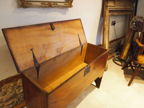 COFFER CHEST BLANKET BOX STUNNING GEORGE I ELM C1720 - ADDITIONAL PHOTO 3