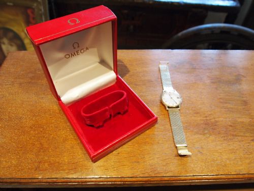 watch omega geneve date solid 9ct gold stunning rare bracelet c1960 - CATEGORY: ANTIQUE WATCHES - DATED 1960
