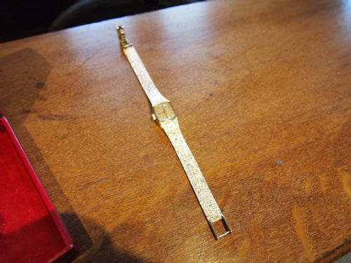 watch ladies omega solid 9ct gold c1960 - CATEGORY: ANTIQUE WATCHES - DATED 1960
