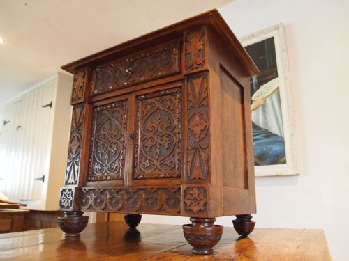 chest of drawers rare victorian oak arts and crafts collectors c1880 - CATEGORY: ANTIQUE CUPBOARDS - DATED VICTORIAN
