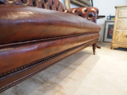 SOFA SETTEE OUTSTANDING VICTORIAN CHESTERFIELD CHESTNUT LEATHER C1870 - ADDITIONAL PHOTO 2
