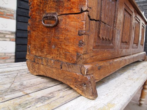 COFFER CHEST RARE 16TH CENTURY OAK FRENCH RENAISSANCE C1550 - ADDITIONAL PHOTO 2