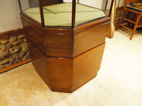 DISPLAY CABINET RARE ART DECO WALNUT C1930 - ADDITIONAL PHOTO 1