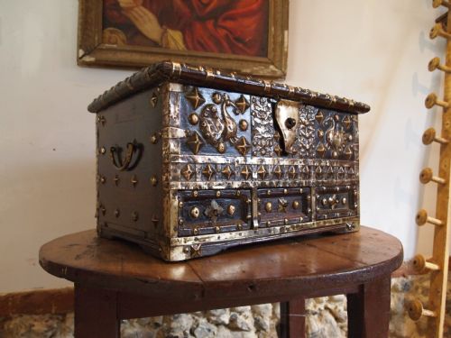 CHEST RARE SMALL 18TH CENTURY ZANZIBAR MARRIAGE CHEST C1740 - ADDITIONAL PHOTO 12