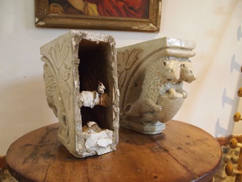 RARE PAIR OF VICTORIAN STONEWARE ARCHITECTURAL CORBELS C1880 - ADDITIONAL PHOTO 3