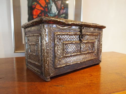 CHEST RARE 19TH CENTURY RHAJASTHANI JEWELLERY CASKET C1880 - ADDITIONAL PHOTO 1
