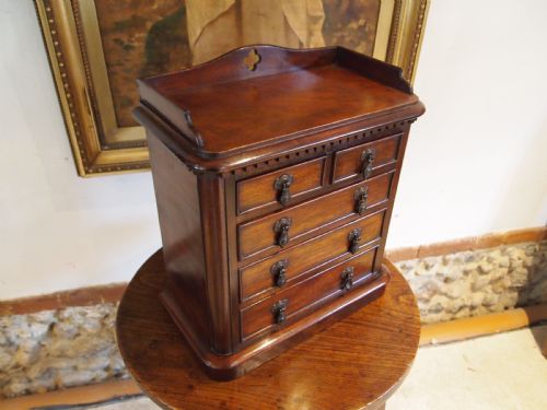 CHEST OF DRAWERS RARE MINIATURE APPRENTICE VICTORIAN ARTS AND CRAFTS WALNUT - ADDITIONAL PHOTO 3