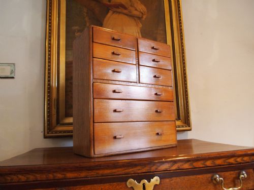 CHEST OF DRAWERS MINIATURE MANNER OF HEALS OAKWALNUT C1930 - ADDITIONAL PHOTO 4