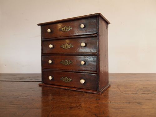 RARE GEORGE III MINIATURE MAHOGANY CHEST OF DRAWERS WITH CERT C1800 - ADDITIONAL PHOTO 2