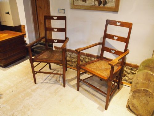 CHAIRS OUTSTANDING PAIR ARTS CRAFTS OAK MANNER OF VOYSEY C1900 - ADDITIONAL PHOTO 4