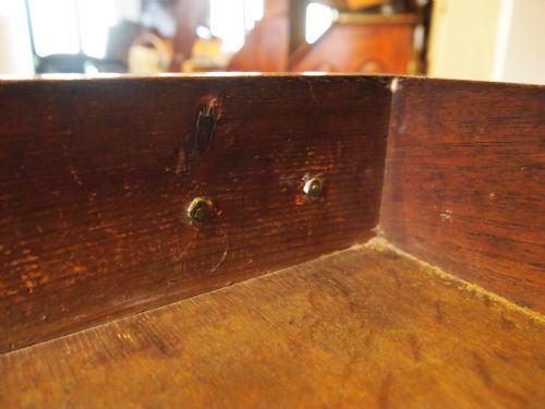 TABLE LOWBOY FINE GEORGE II WALNUT ORIGINAL BRASSES C1740 - ADDITIONAL PHOTO 2