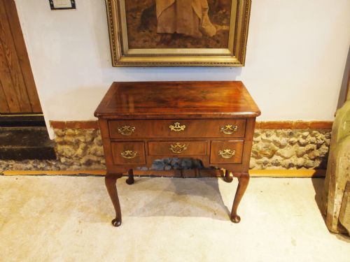 TABLE LOWBOY FINE GEORGE II WALNUT ORIGINAL BRASSES C1740 - ADDITIONAL PHOTO 9