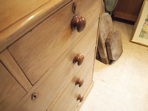 CHEST OF DRAWERS HEALS LONDON VICTORIAN PINE C1880 - ADDITIONAL PHOTO 1