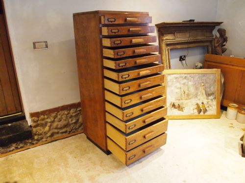 COLLECTORS CHEST OF DRAWERS HEALS STYLE RARE GRADUATED OAK C1930 - ADDITIONAL PHOTO 4