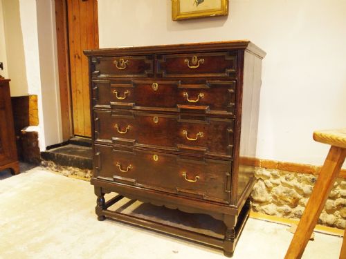 chest of drawers rare queen anne oak on stand c1700 - CATEGORY: ANTIQUE CHEST OF DRAWERS - DATED 1700
