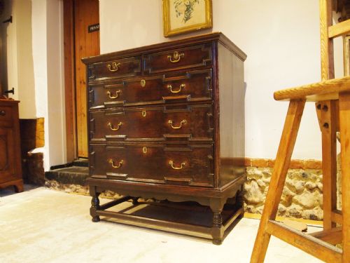 CHEST OF DRAWERS RARE QUEEN ANNE OAK ON STAND C1700 - ADDITIONAL PHOTO 8