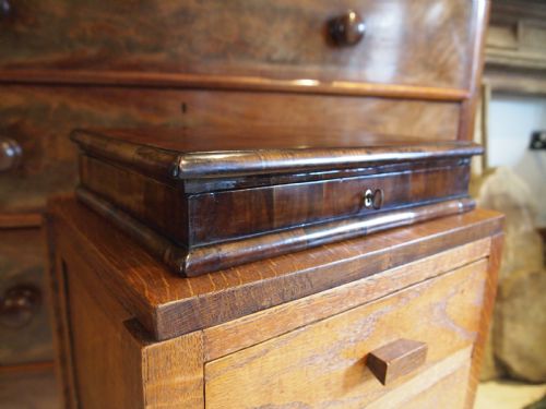 BOX RARE 17TH CENTURY OYSTER VENEERED OLIVE WOOD LACE BOX C1690 - ADDITIONAL PHOTO 9