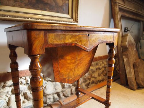 TABLE FINE WALNUT SIDE HALL LAMP WORK TABLE C1870 - ADDITIONAL PHOTO 7