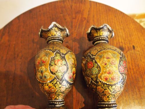 VASES FINE PAIR OF 19TH CENTURY KASHMIRI VASES C1890 - ADDITIONAL PHOTO 2