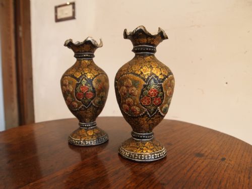 VASES FINE PAIR OF 19TH CENTURY KASHMIRI VASES C1890 - ADDITIONAL PHOTO 5
