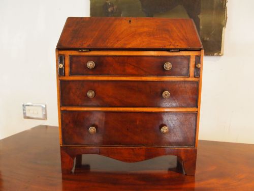 BUREAU RARE MINIATURE GEORGE III MAHOGANY APPRENTICE C1790 - ADDITIONAL PHOTO 7