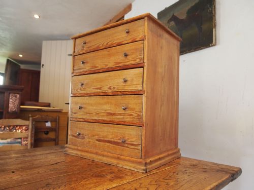 CHEST OF DRAWERS COLLECTORS PINE C1910 - ADDITIONAL PHOTO 5