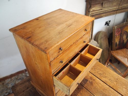 CHEST OF DRAWERS COLLECTORS PINE C1910 - ADDITIONAL PHOTO 7