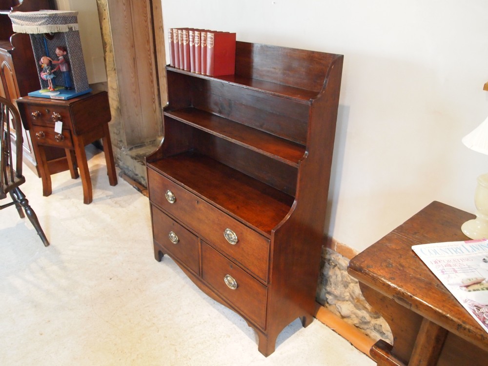 Bookcase Waterfall George III Mahogany small proportions c1800