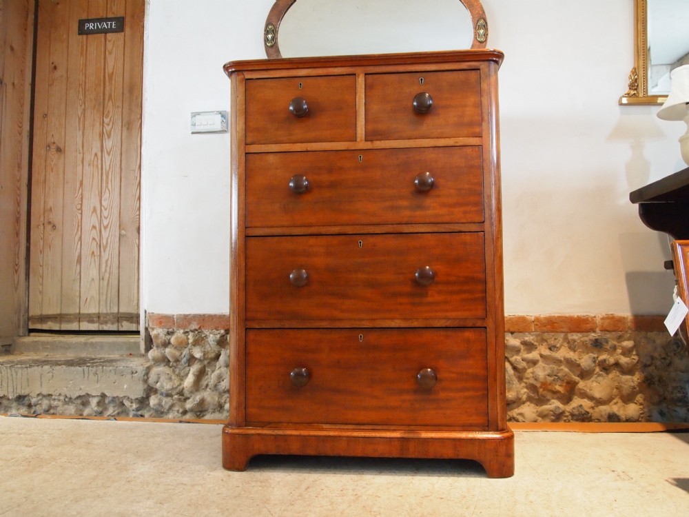 Chest of drawers Victorian Mahogany slim only 31 inches wide c1880