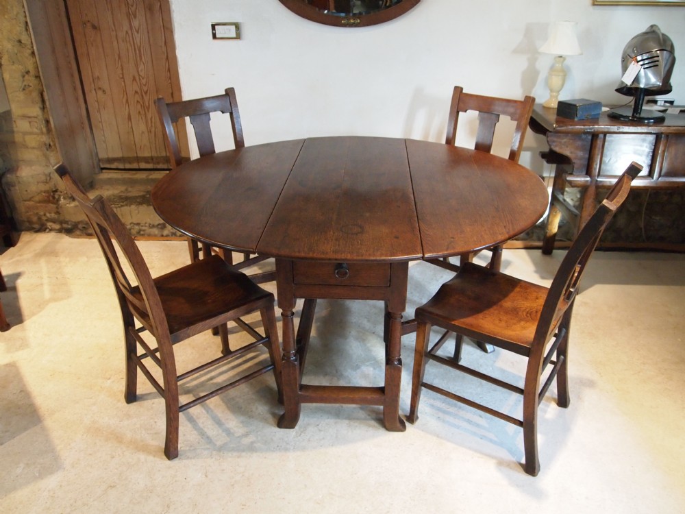 Table dining Oak gateleg William and Mary c1690