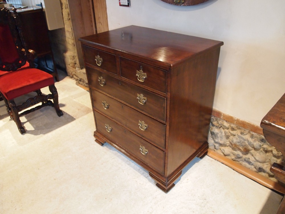 Chest of drawers George III Mahogany c1780 small size 33 inches wide