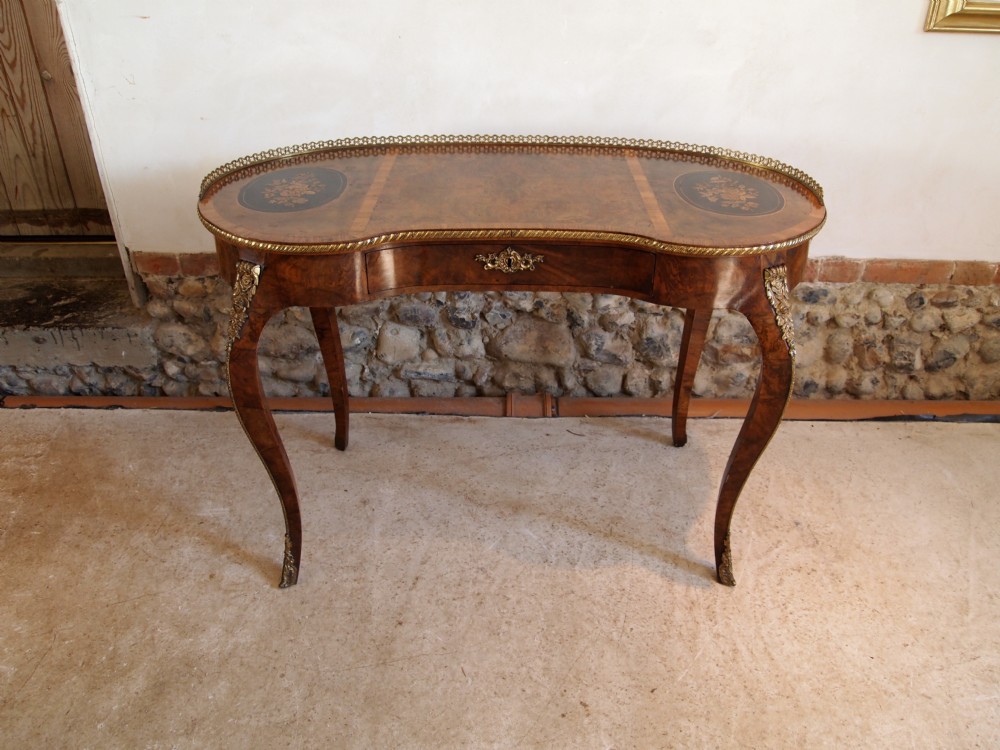 Table Victorian period Fine French Bureau Plat figured Walnut and Ormolu c1870 