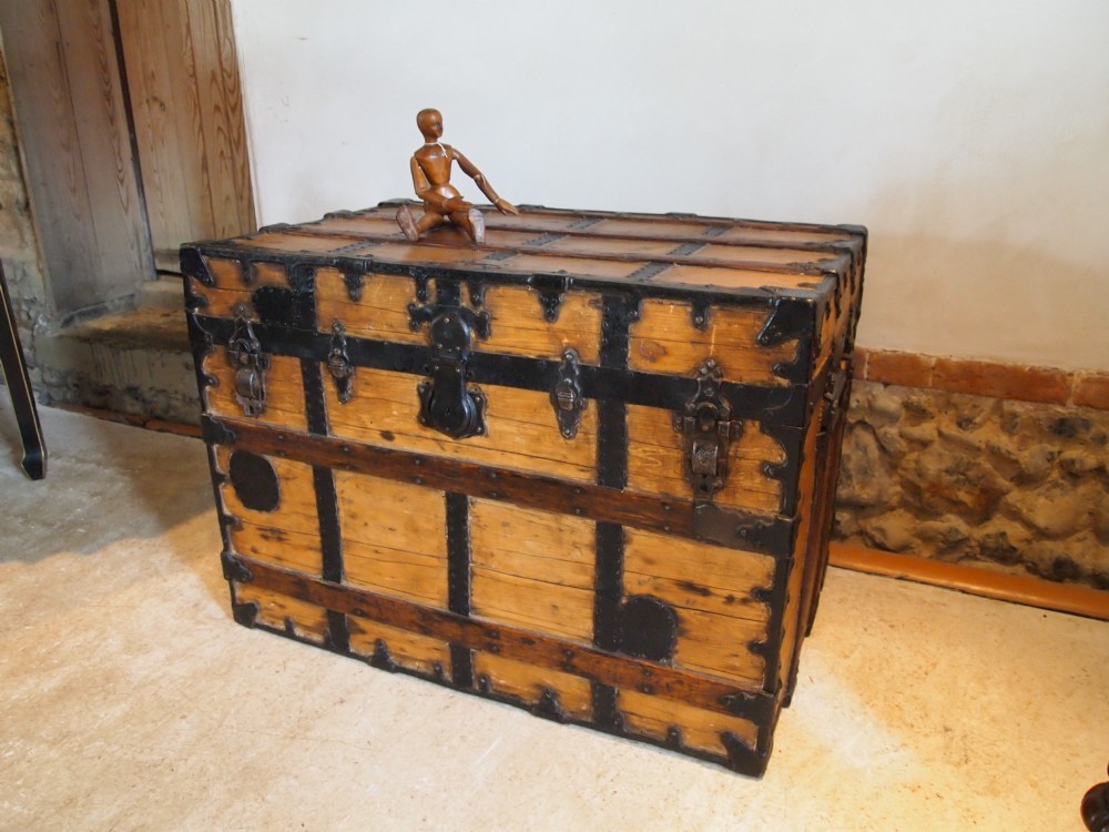 Chest Trunk blanket box coffee table Victorian C A Taylor Trunk Works c1890