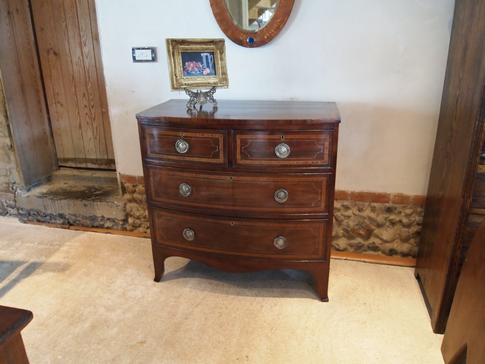 Chest of drawers George III Mahogany with decorative inlay compact size c1800