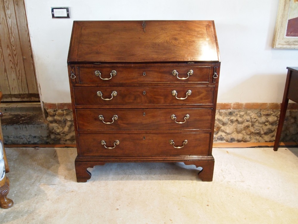 Bureau small fine quality George III Mahogany bureau c1780