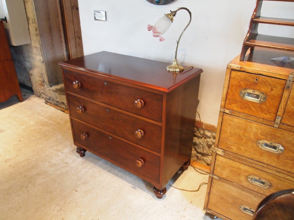 Chest of drawers Victorian Mahogany small size c1890