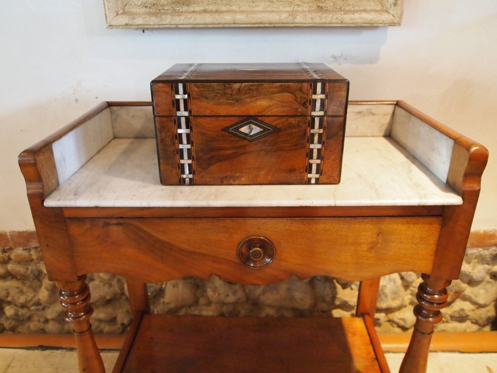 Box Victorian gentlemen's travelling vanity case burr and figured Walnut c1880