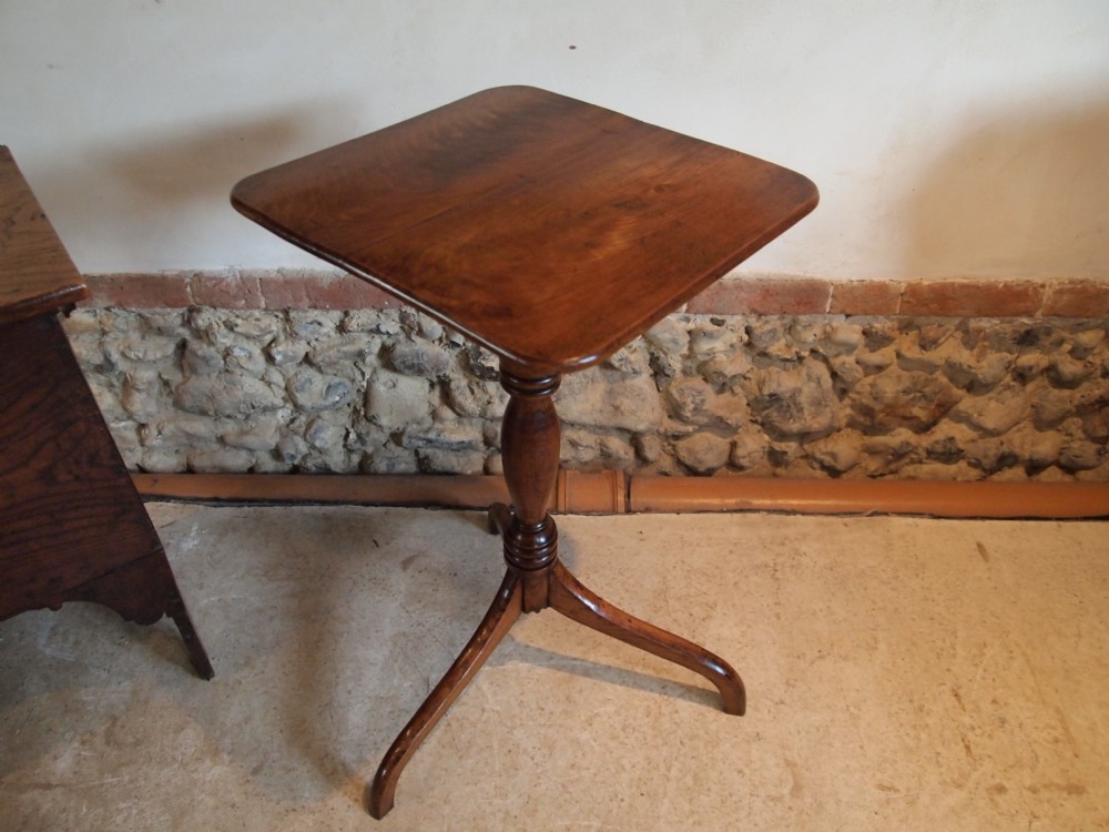 Table fine quality George III solid Elm tripod table c1770